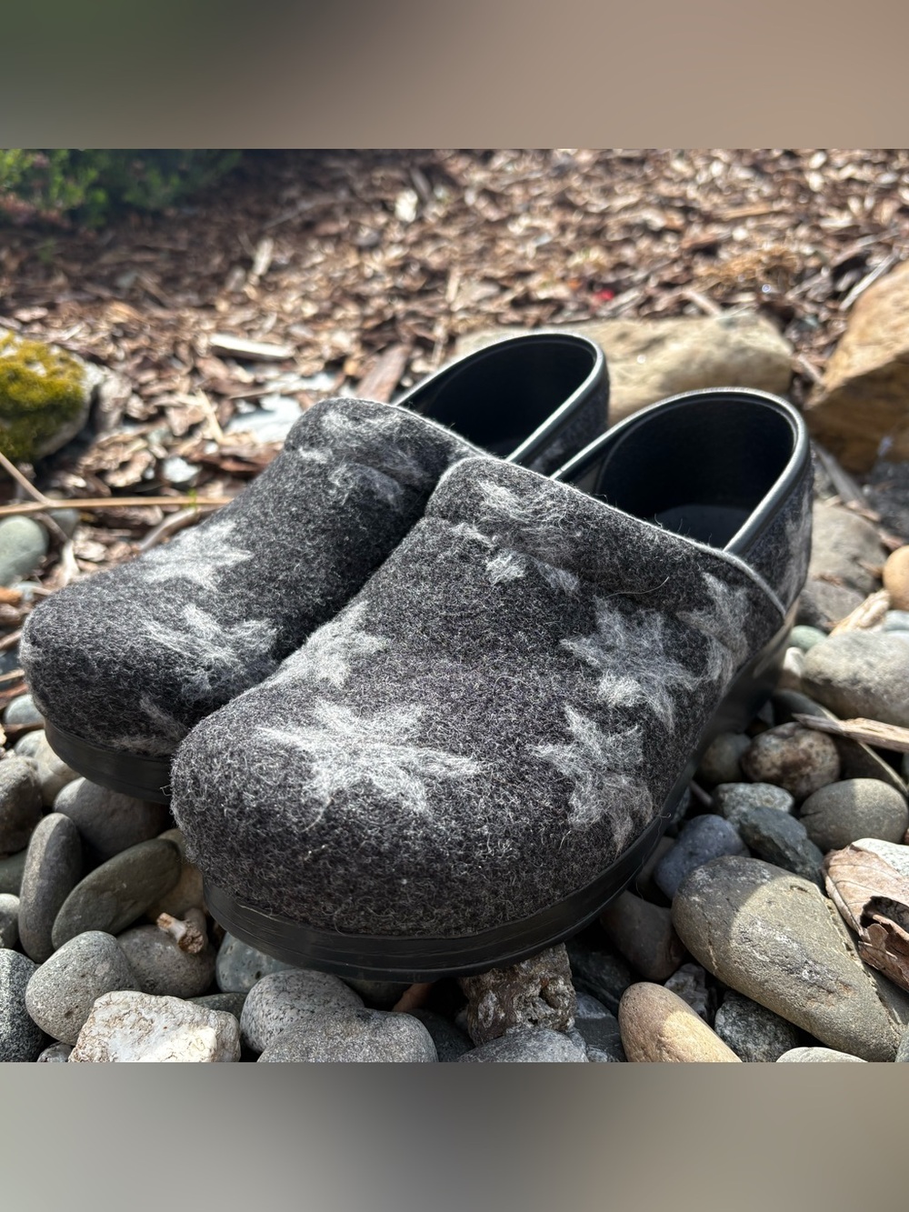 Dansko 38 Gray Felt Star Pattern Clogs